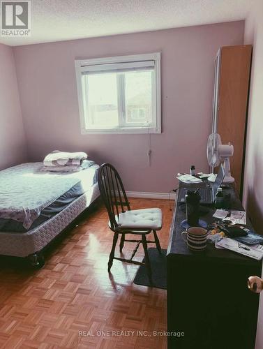 5672 Shillington Drive, Mississauga, ON - Indoor Photo Showing Bedroom