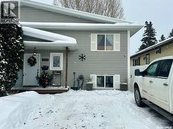223 Lochrie CRESCENT  Saskatoon, SK S7M 5E3