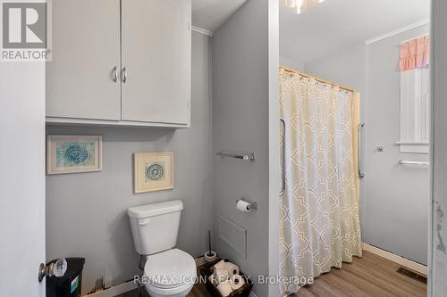 38 Myrtle Street, Kingsville, ON - Indoor Photo Showing Bathroom