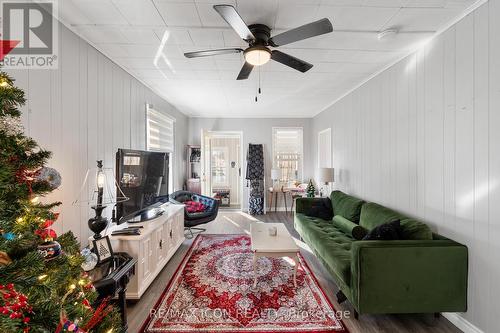 38 Myrtle Street, Kingsville, ON - Indoor