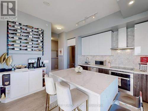 Lph07A - 30 Shore Breeze Drive, Toronto, ON - Indoor Photo Showing Kitchen