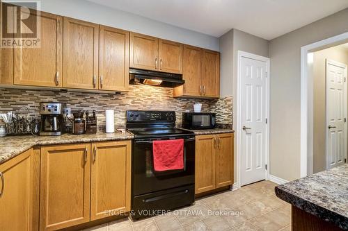 2604 Baynes Sound Way, Ottawa, ON - Indoor Photo Showing Kitchen