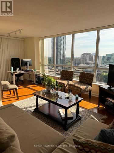 1710 - 33 Sheppard Avenue E, Toronto, ON - Indoor Photo Showing Living Room