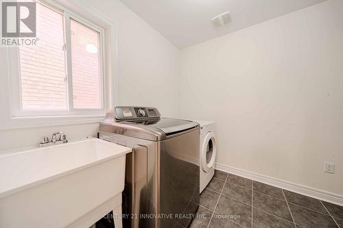 50 Everingham Circle, Brampton, ON - Indoor Photo Showing Laundry Room