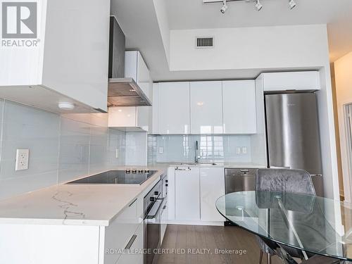 4701 - 20 Shore Breeze Drive, Toronto, ON - Indoor Photo Showing Kitchen With Upgraded Kitchen