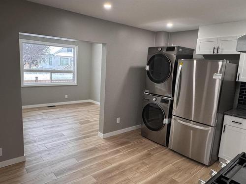 1322 Georgina Avenue, Thunder Bay, ON - Indoor Photo Showing Laundry Room