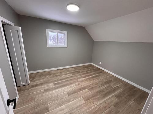 1322 Georgina Avenue, Thunder Bay, ON - Indoor Photo Showing Other Room