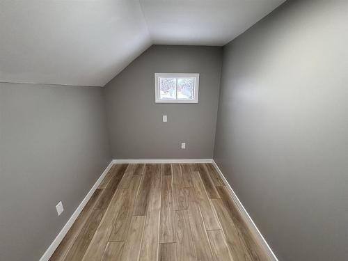 1322 Georgina Avenue, Thunder Bay, ON - Indoor Photo Showing Other Room