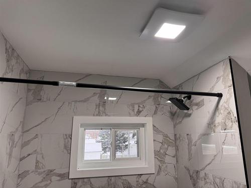 1322 Georgina Avenue, Thunder Bay, ON - Indoor