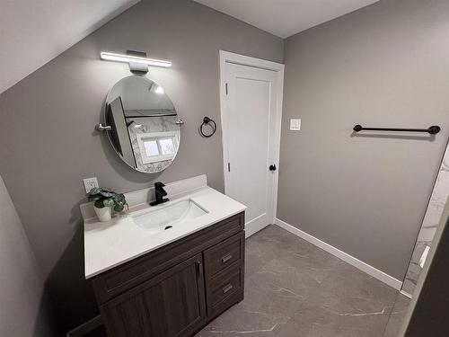 1322 Georgina Avenue, Thunder Bay, ON - Indoor Photo Showing Bathroom
