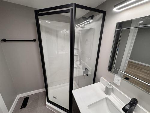 1322 Georgina Avenue, Thunder Bay, ON - Indoor Photo Showing Bathroom