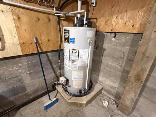 94 Richan Road, Wainwright Township, ON - Indoor Photo Showing Basement
