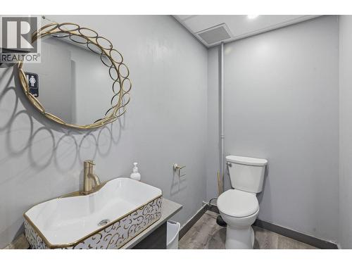 1739 Robson Street, Vancouver, BC 