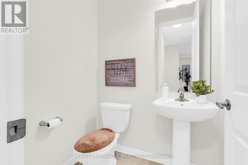 1344 Rose Way, Milton, ON - Indoor Photo Showing Bathroom
