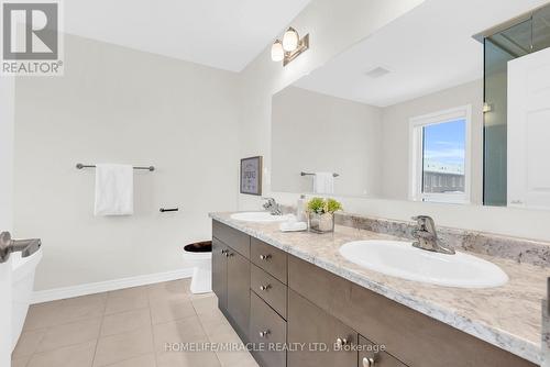 1344 Rose Way, Milton, ON - Indoor Photo Showing Bathroom