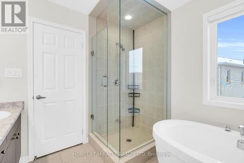1344 Rose Way, Milton, ON - Indoor Photo Showing Bathroom