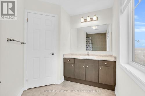 1344 Rose Way, Milton, ON - Indoor Photo Showing Bathroom