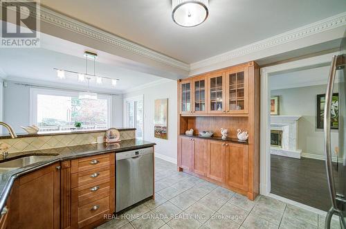 1690 Carrington Road, Mississauga, ON - Indoor Photo Showing Kitchen