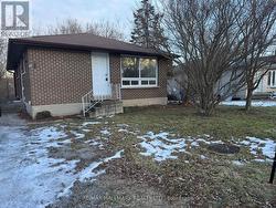 75 BOLTON AVENUE  Newmarket, ON L3Y 2X3