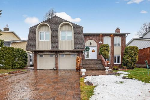 1800 Rue Thierry  Brossard, QC J4W 2M8