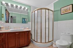 Salle de bains attenante à la CCP - 