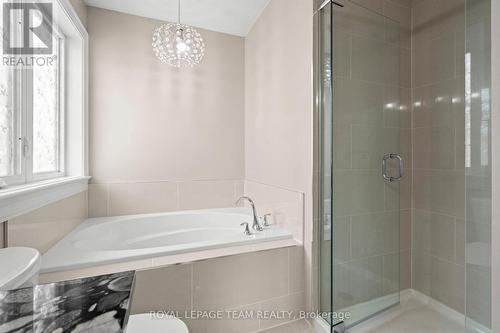 165 Woodhurst Crescent, Ottawa, ON - Indoor Photo Showing Bathroom