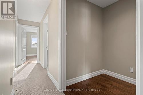 165 Woodhurst Crescent, Ottawa, ON - Indoor Photo Showing Other Room