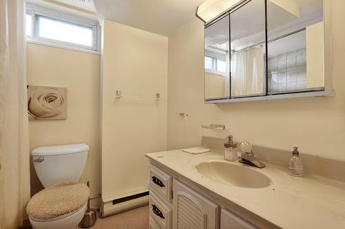 Bathroom - 6520 Av. Des Perruches, Laval (Sainte-Rose), QC - Indoor Photo Showing Bathroom