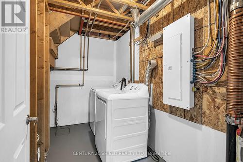 211 Third Street E, Cornwall, ON - Indoor Photo Showing Laundry Room