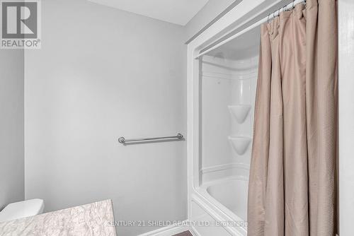 215 Third Street W, Cornwall, ON - Indoor Photo Showing Bathroom