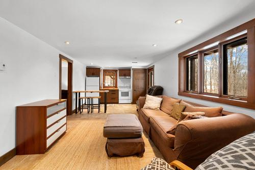 Logement - 515  - 517 Crois. De La Coulée, Lac-Supérieur, QC - Indoor Photo Showing Living Room