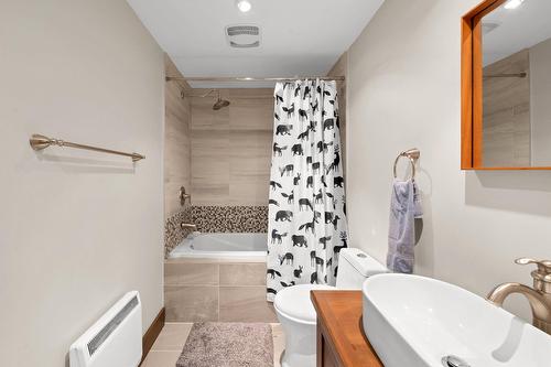 Logement - 515  - 517 Crois. De La Coulée, Lac-Supérieur, QC - Indoor Photo Showing Bathroom