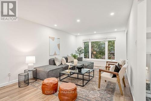 12 Bayside Private, Ottawa, ON - Indoor Photo Showing Living Room