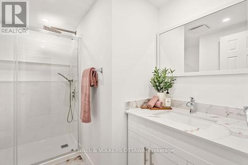 12 Bayside Private, Ottawa, ON - Indoor Photo Showing Bathroom