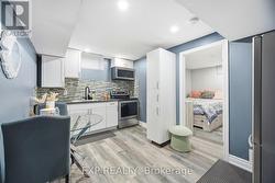 Kitchen. Large windows - 