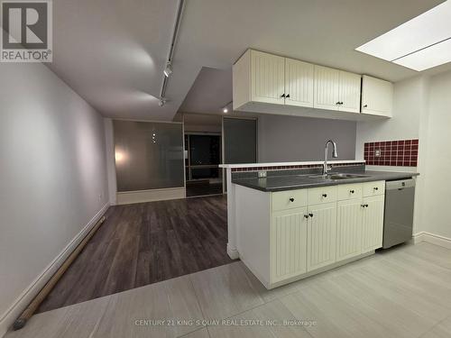 2513 - 1001 Bay Street, Toronto, ON - Indoor