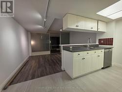 2513 - 1001 BAY STREET  Toronto, ON M5S 3A6