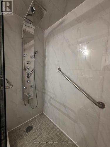 2513 - 1001 Bay Street, Toronto, ON - Indoor Photo Showing Bathroom