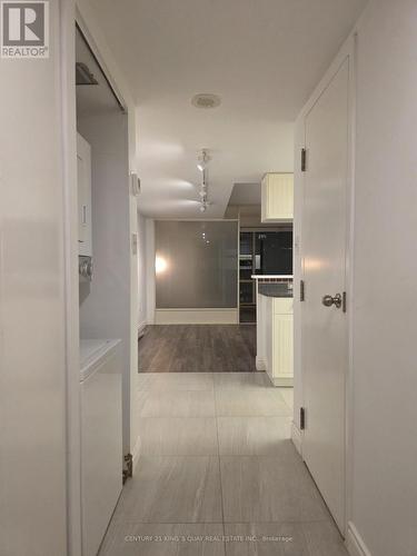 2513 - 1001 Bay Street, Toronto, ON - Indoor Photo Showing Other Room