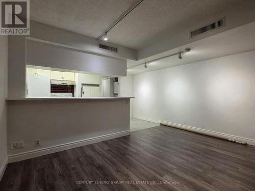 2513 - 1001 Bay Street, Toronto, ON - Indoor