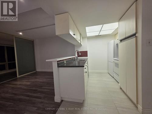 2513 - 1001 Bay Street, Toronto, ON - Indoor Photo Showing Other Room