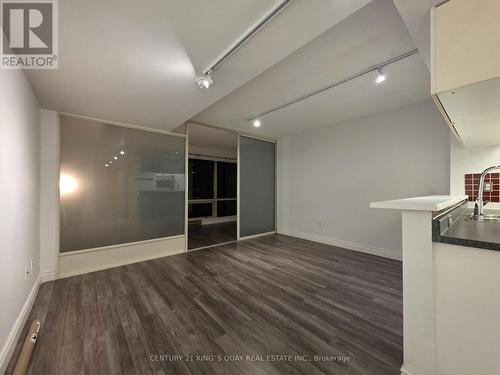 2513 - 1001 Bay Street, Toronto, ON - Indoor Photo Showing Other Room