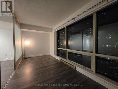 2513 - 1001 Bay Street, Toronto, ON - Indoor Photo Showing Other Room