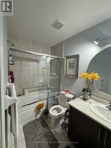 12 Waterstone Way, Whitby, ON - Indoor Photo Showing Bathroom