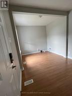 Spacious and bright living room - 