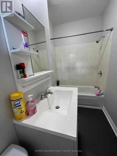 A - 18 Jolliet Avenue, Ottawa, ON - Indoor Photo Showing Bathroom