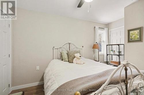 UNIT 3 - LITTLE BUNGALOW (1 BED/1BATH) - 803 St Lawrence Street, Prescott, ON - Indoor Photo Showing Bedroom