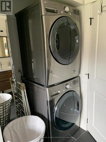 4 Crescent Road, Strong, ON - Indoor Photo Showing Laundry Room