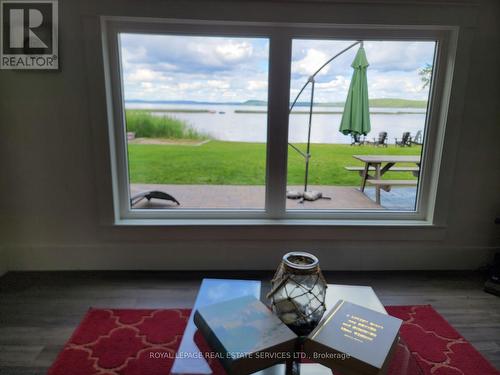 4 Crescent Road, Strong, ON - Indoor Photo Showing Other Room