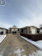 67 oxford Road W  Lethbridge, AB T1K 4V6